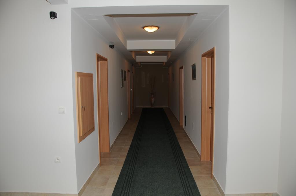 Hotel Kangaroo Budva Exterior photo