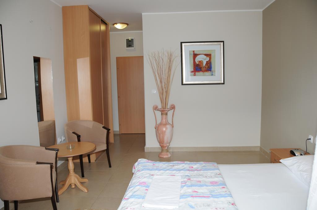 Hotel Kangaroo Budva Exterior photo